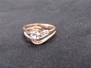 Lady's Diamond Cluster Ring 7 Diamonds .29 Carat T.W. 14K Yellow Gold 2.32g